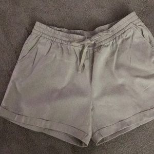 Khaki linen shorts